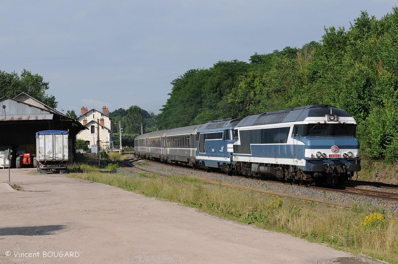 Les CC72084 et BB67593 à Urçay.