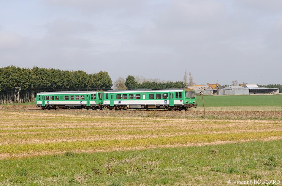 Les X2139 et X2148 à Janzé.