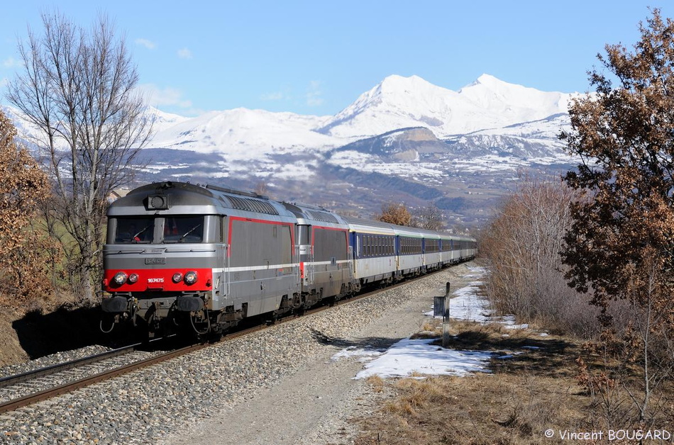 Les BB67475 et BB67427 près de La Selle.