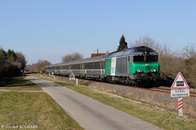 La CC72026 à Vallon-en-Sully.