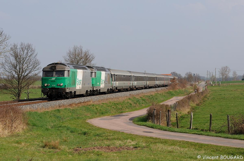 Les BB67476 et BB67508 à St Romain-la-Motte.