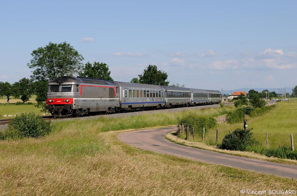 La BB67548 à St Romain-la-Motte.