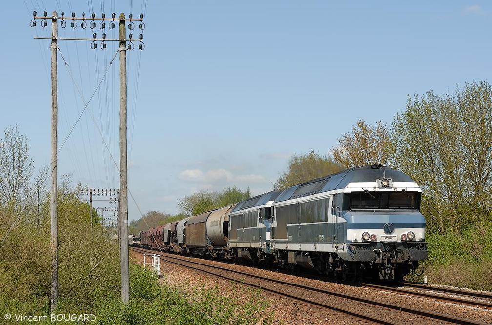 Les CC72087 et CC72070 près de Château-du-Loir.