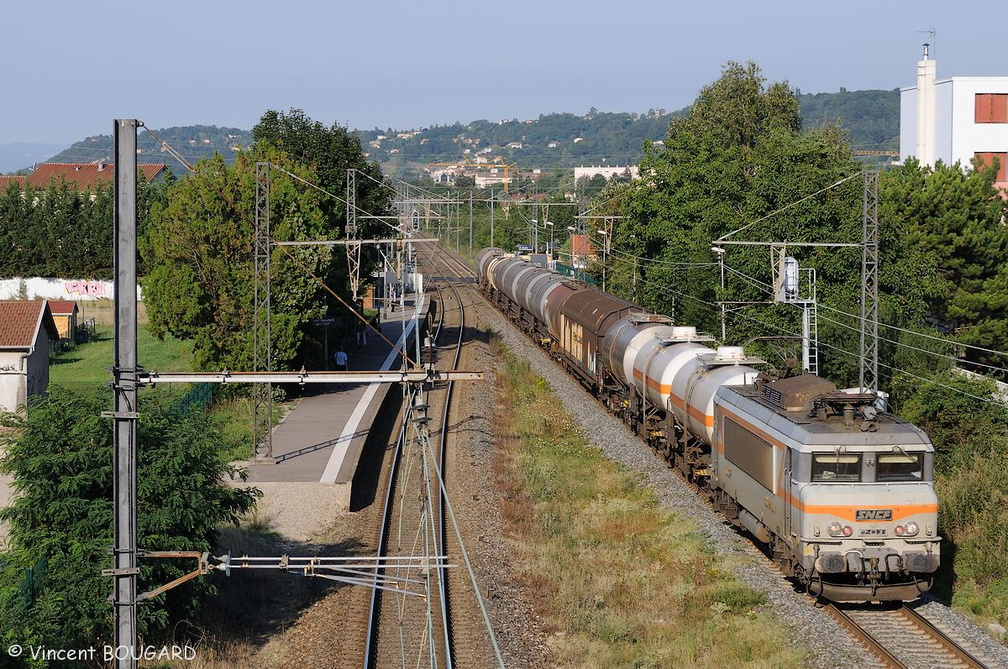 La BB7438 à St Maurice-de-Beynost.