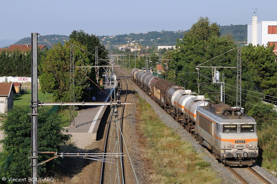 La BB7438 à St Maurice-de-Beynost.