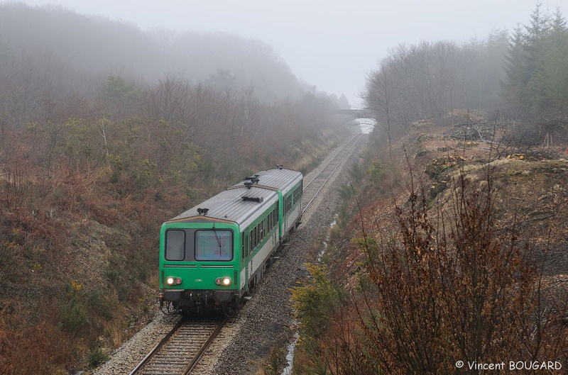 Les X2124 et X2148 près de Villepot.