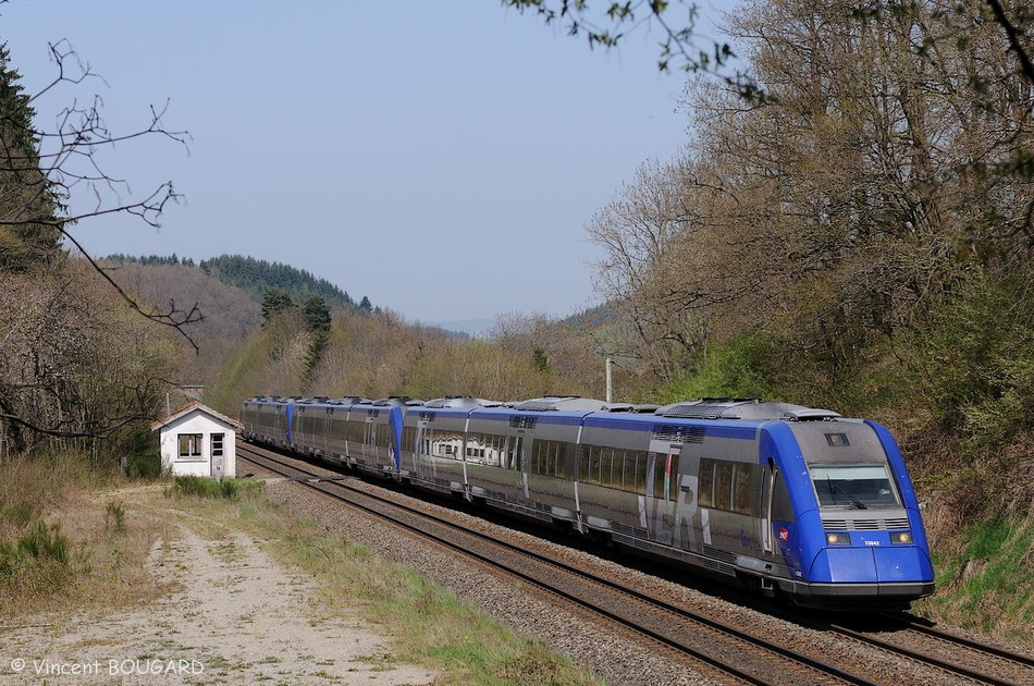 L'X72642 dans la rampe des Sauvages.