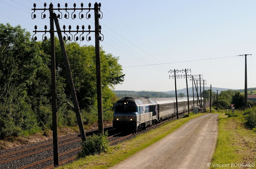 La CC72138 près de la gare de Vitrey-Vernois.