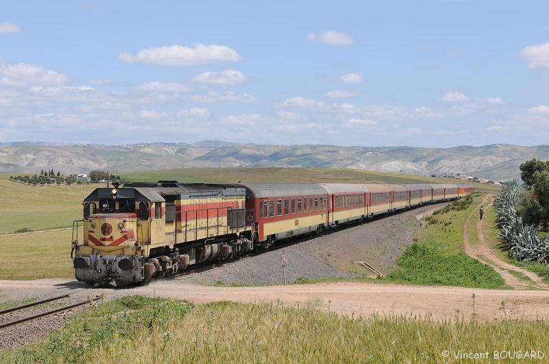 La DH373 près de la gare de Touabaa.