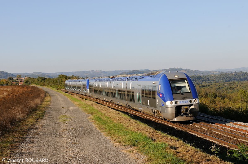 Le B82568 à St Hilaire-du-Rosier.