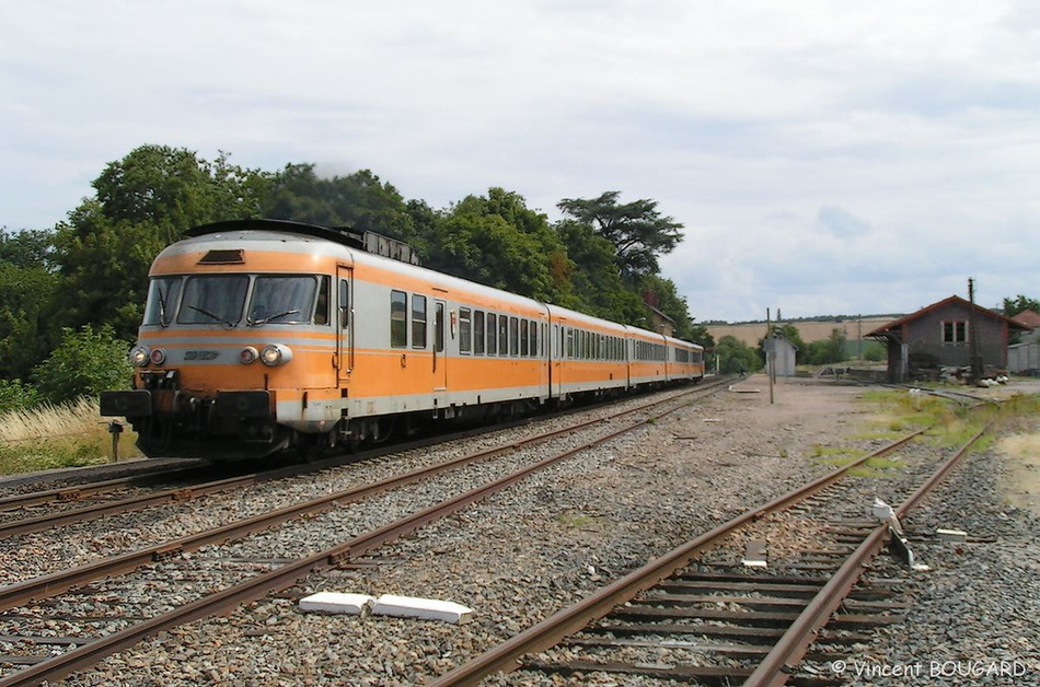 La RTG T2035-T2036 à Bellenaves.