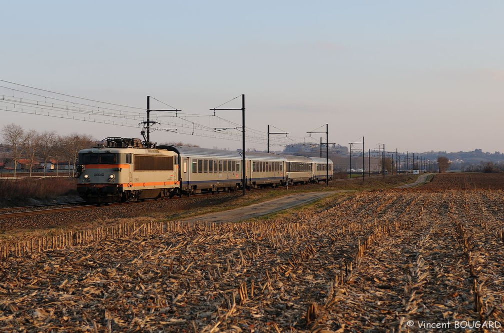 La BB25640 près de Meximieux.