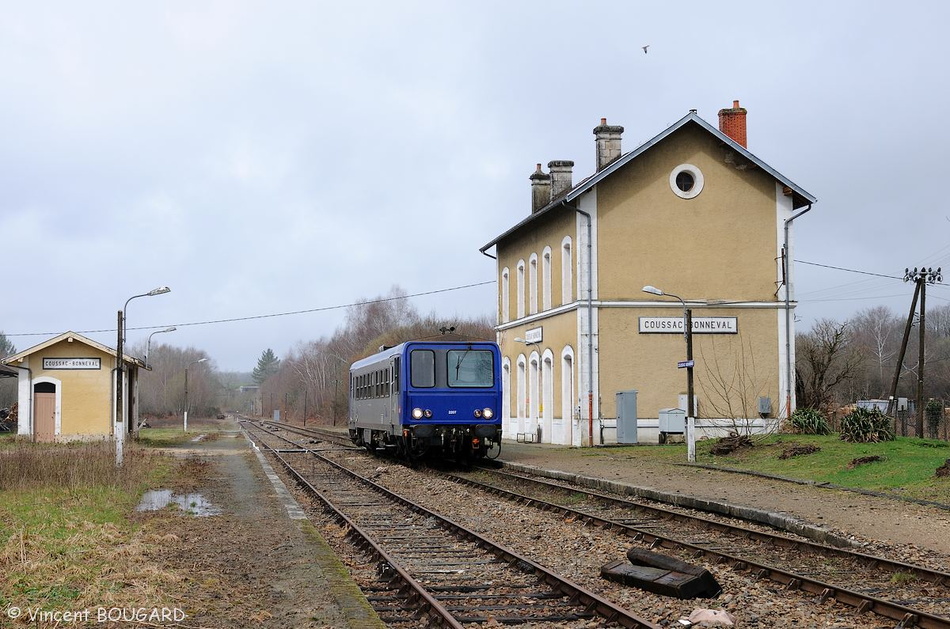 L'X2207 à Coussac-Bonneval.