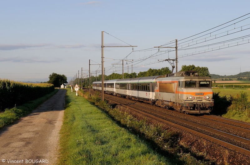 La BB7254 près de Meximieux.