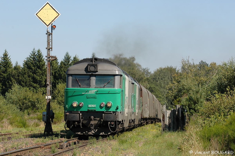 Les BB67401 et BB67536 près de Volvic.