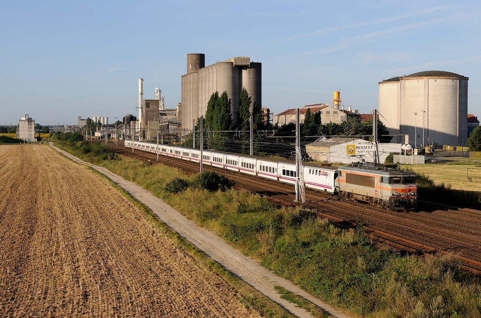 La BB7303 à Artenay.