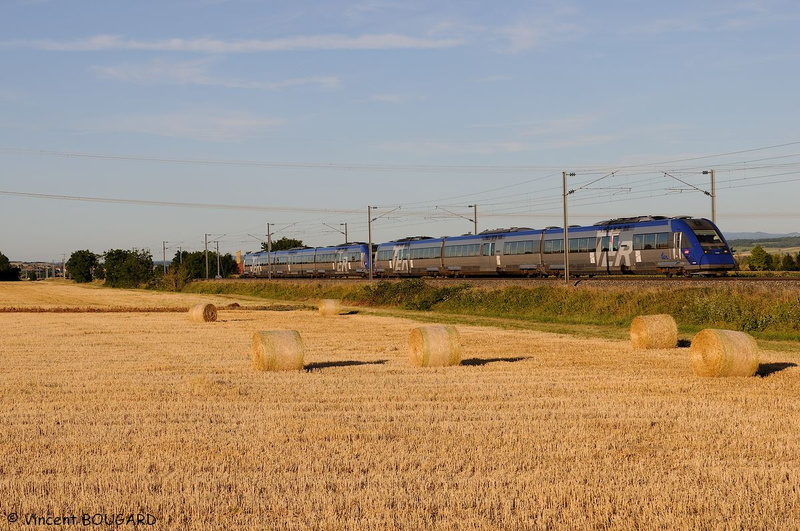 L'X72696 près de Thuret.