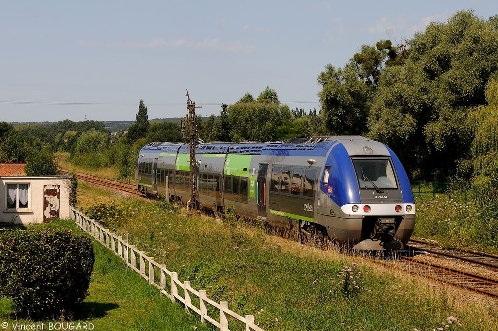 L'X76573 près de Incheville.