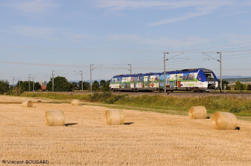 L'X76825 près de Thuret.