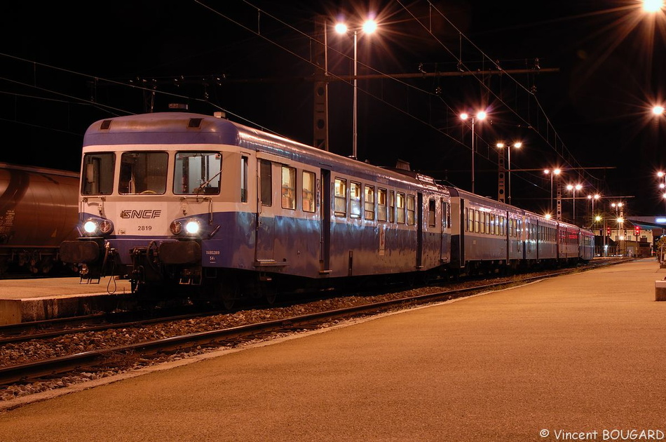 X2819 and X2807 at Bourg-en-Bresse.