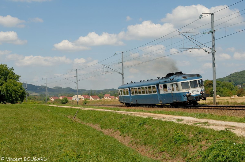 L'X2869 près de Domblans.