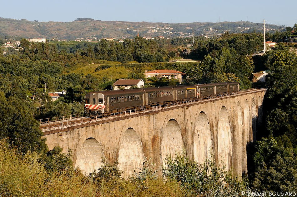 Une UM de Série 0600 / 0650 près de Marco-de-Canaveses.