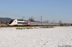 Le TGV POS 4407 à Beynost.