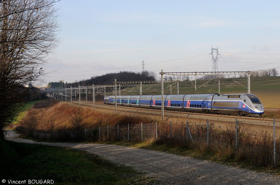 Le TGV Duplex 272 à Montanay.