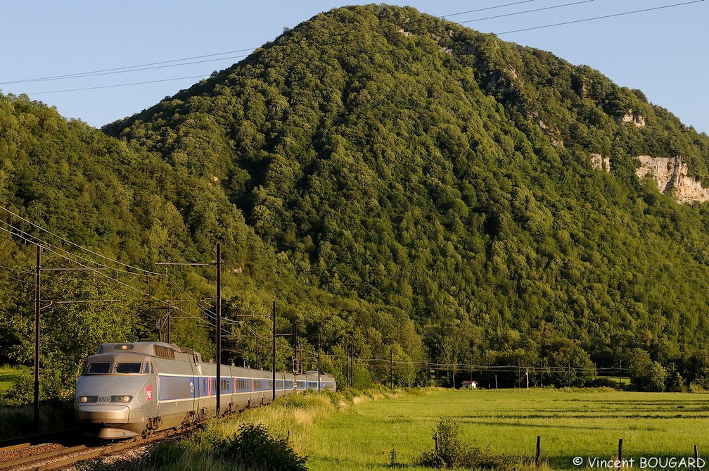 Le TGV Sud-Est 11 près de Torcieu.