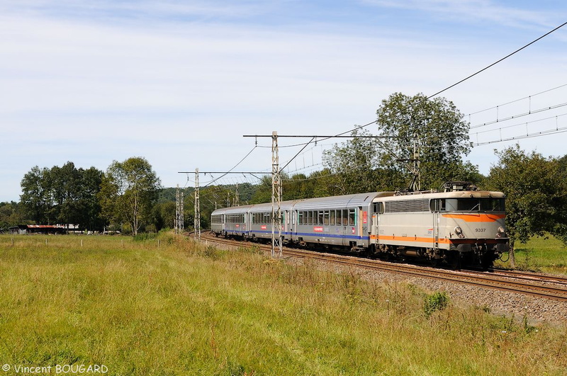 La BB9337 à St Laurent-de-Neste.