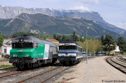 Les CC72026 et CC72091 en gare de Die.