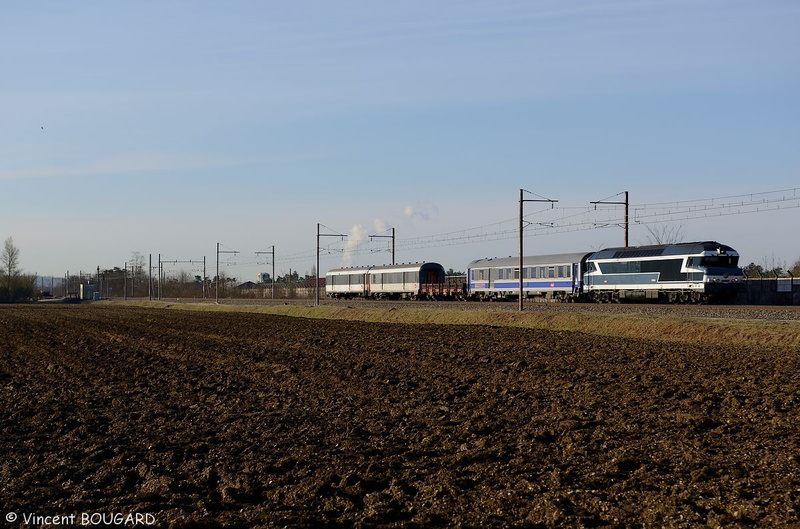 CC72084 near Ambronay.