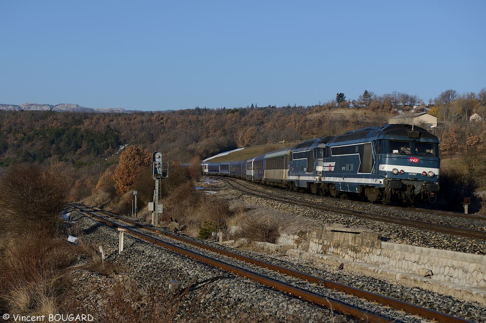 Les BB67367 et BB67360 au Poteau St Luc, près d'Oze.