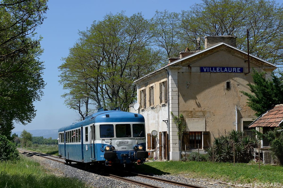 L'X2819 à Villelaure.