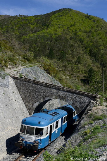 L'X2819 à Serres.