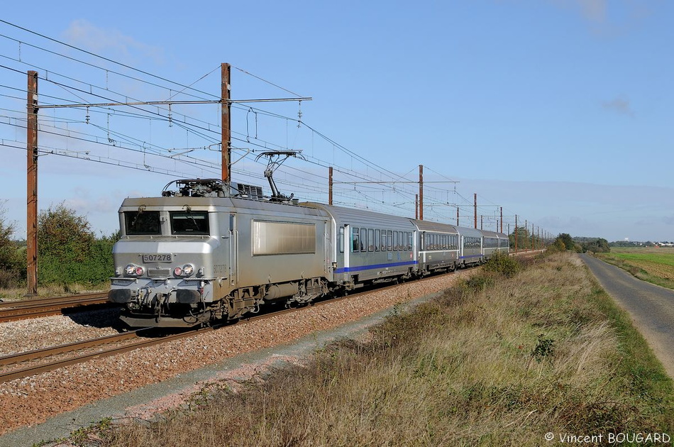 La BB7278 près de Rouvray-St-Denis.