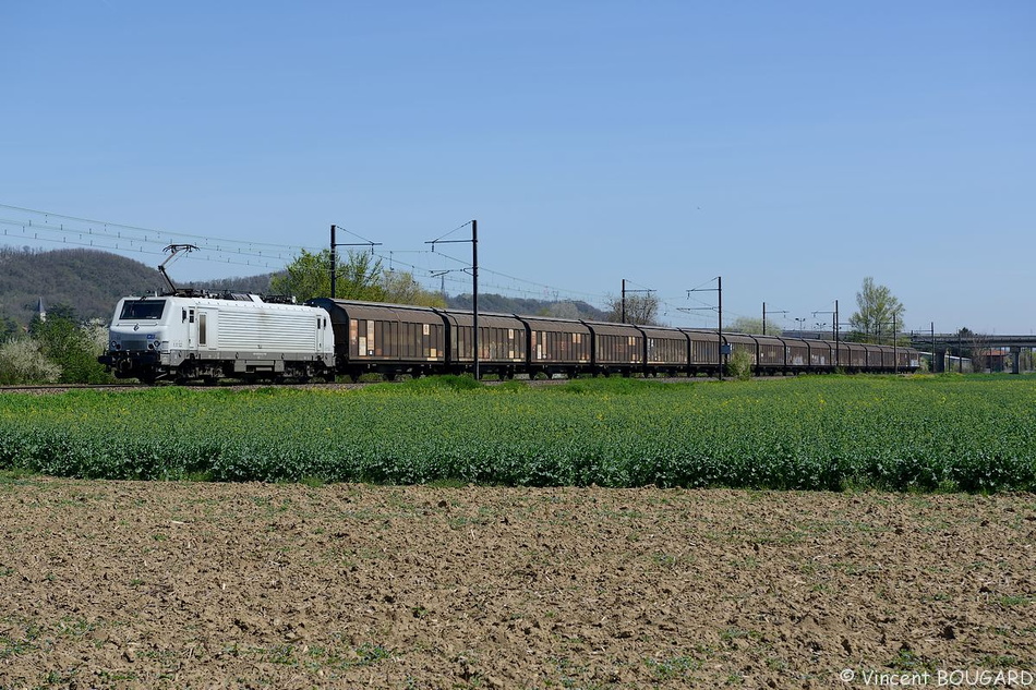 E37522 at Beynost.