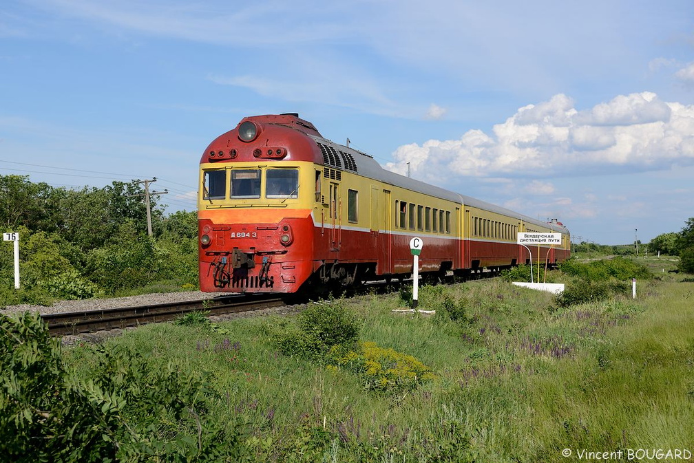 La D1-694 près de Răzeni.