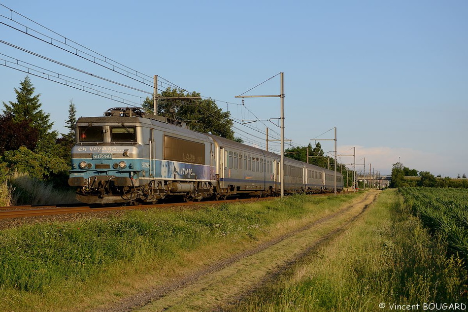 La BB7290 près de St Maurice-l'Exil.