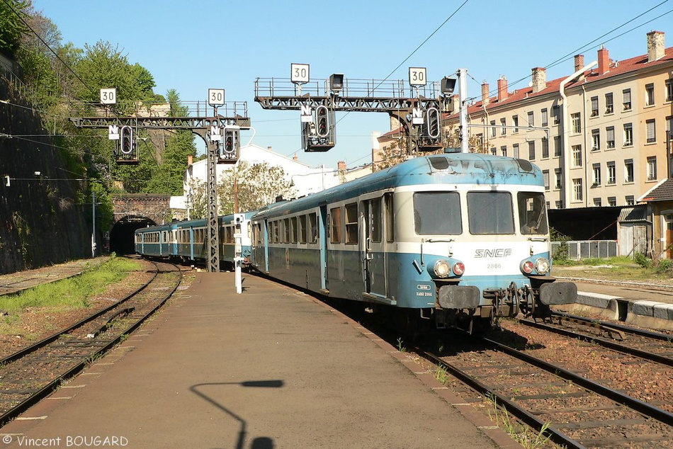 X2866 and X2903 at Lyon St-Paul.