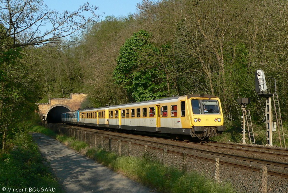 Les X2731 et X2745 près de Lozanne.