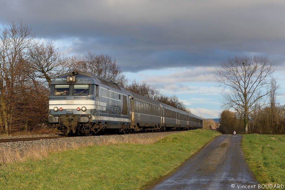 La BB67523 aux Chères.