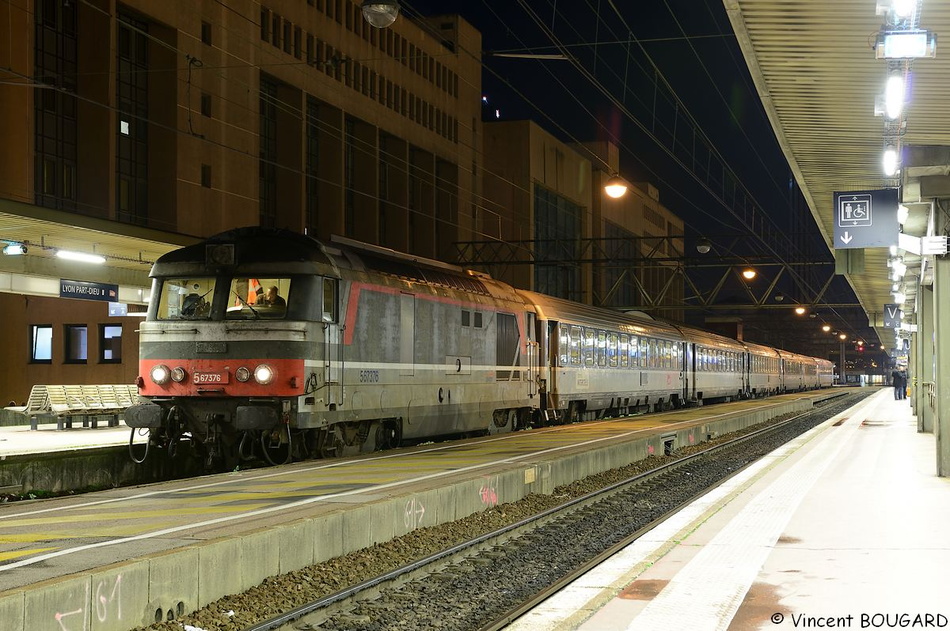 BB67376 at Lyon-Part-Dieu.