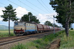 Class 40-0503 near Cap Roşu.