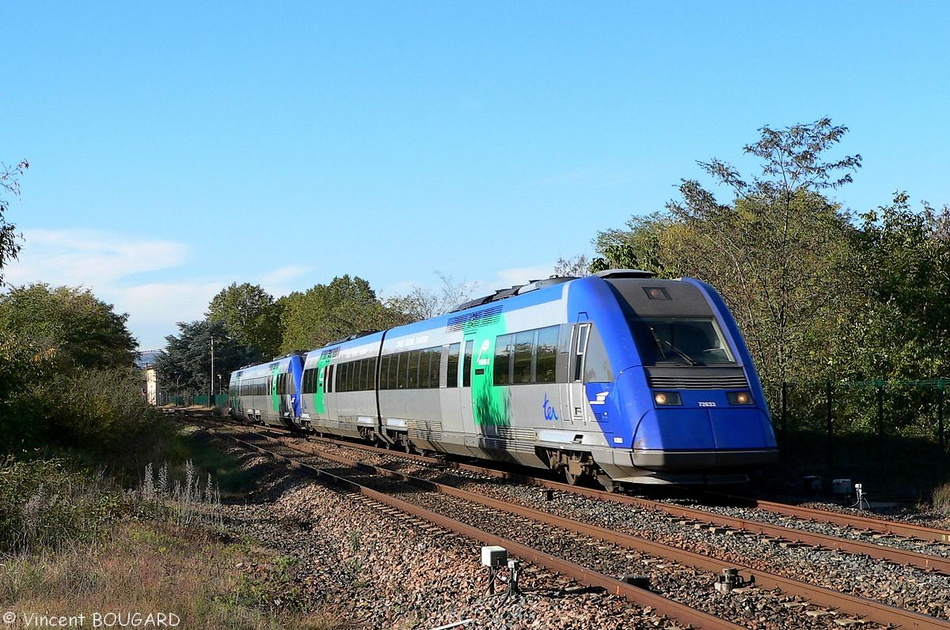 Les X72633 et X72541 à Marcilly d'Azergues.