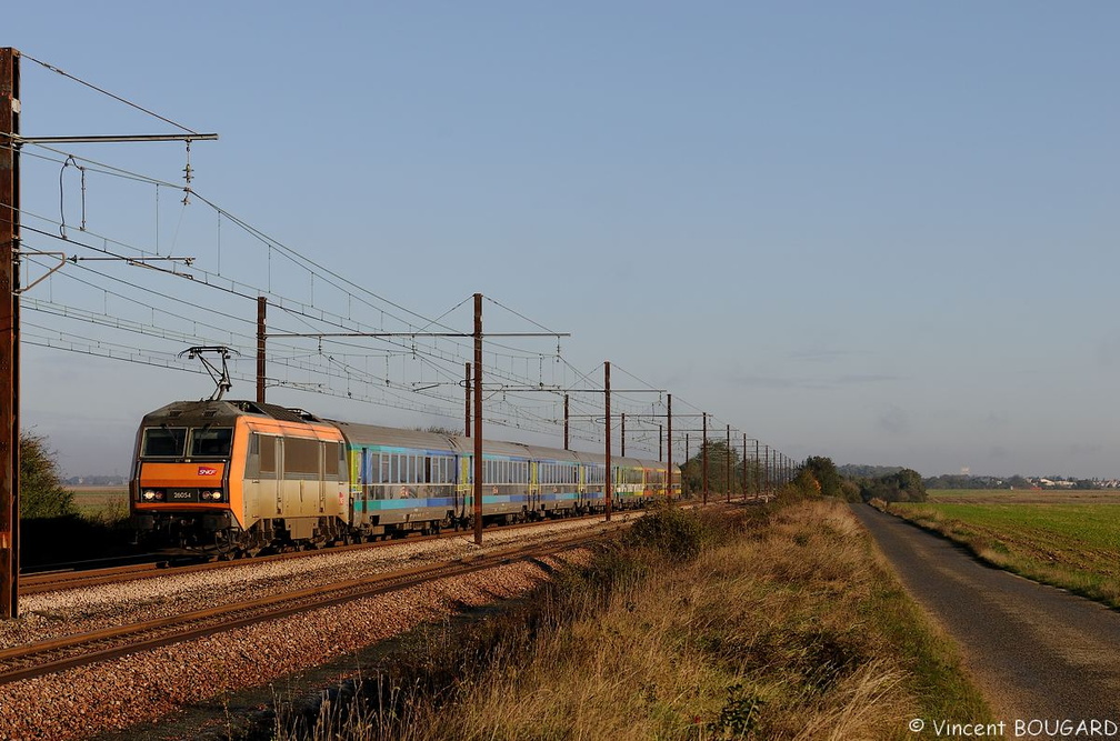 La BB26054 près de Rouvray-St-Denis.