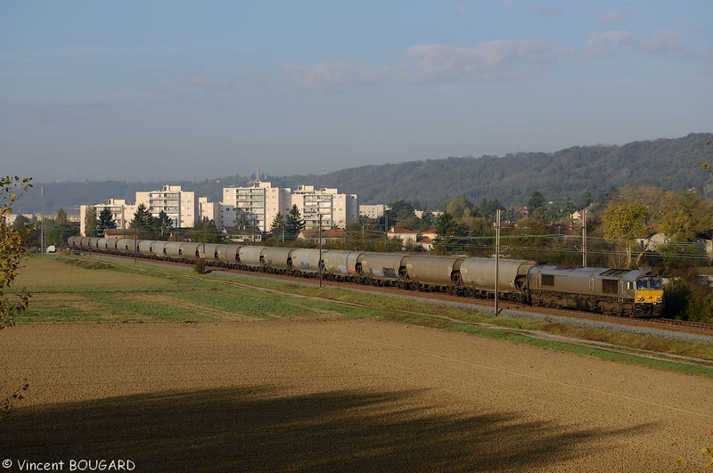 La Class 66 6312 à Beynost.