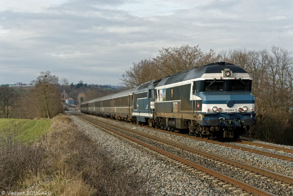 Les CC72084 et BB67377 à St Romain-de-Popey.